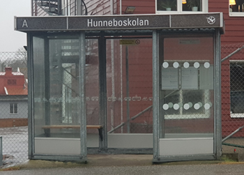 busshållplats Hunneboskolan